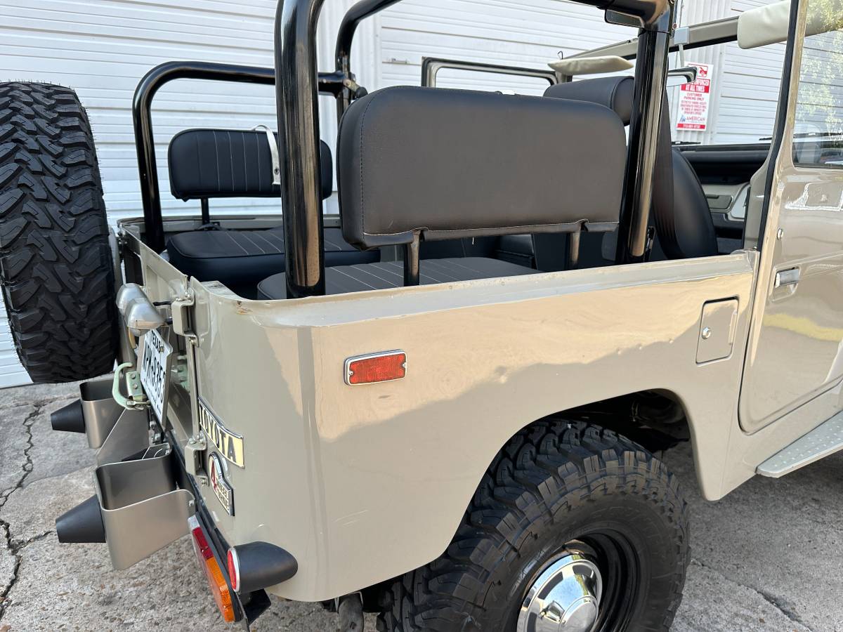 Toyota-land-cruiser-1980-4
