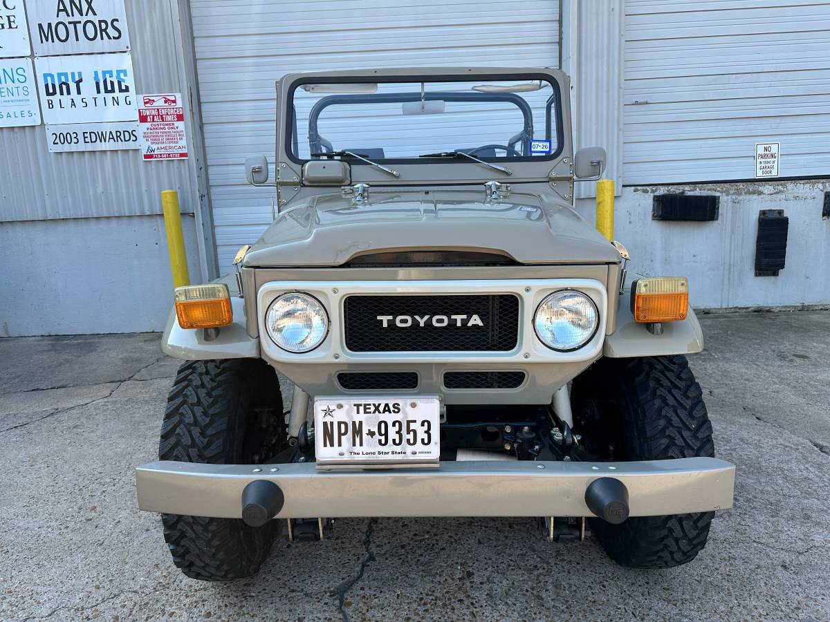 Toyota-land-cruiser-1980-5