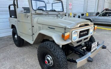Toyota-land-cruiser-1980-9