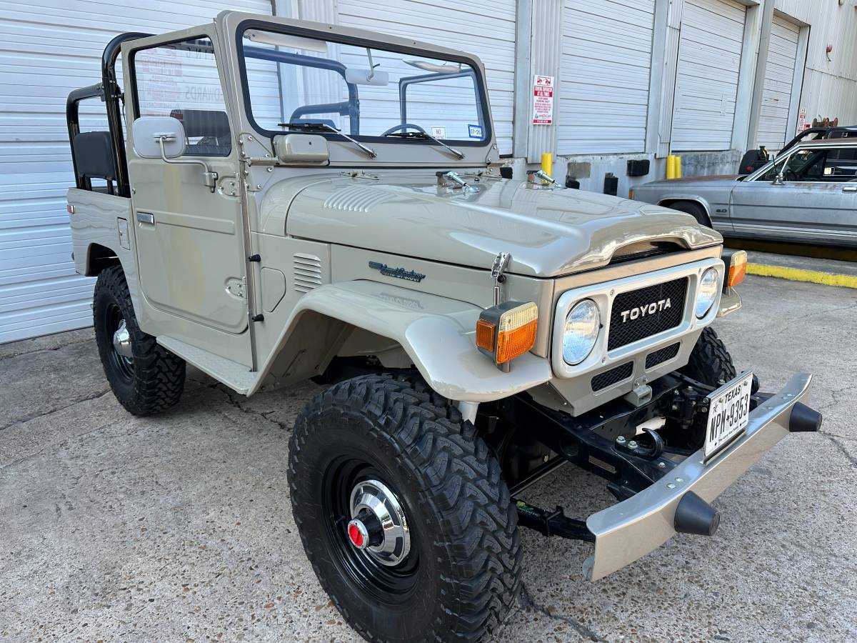 Toyota-land-cruiser-1980-9