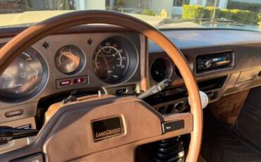 Toyota-land-cruiser-1981-10