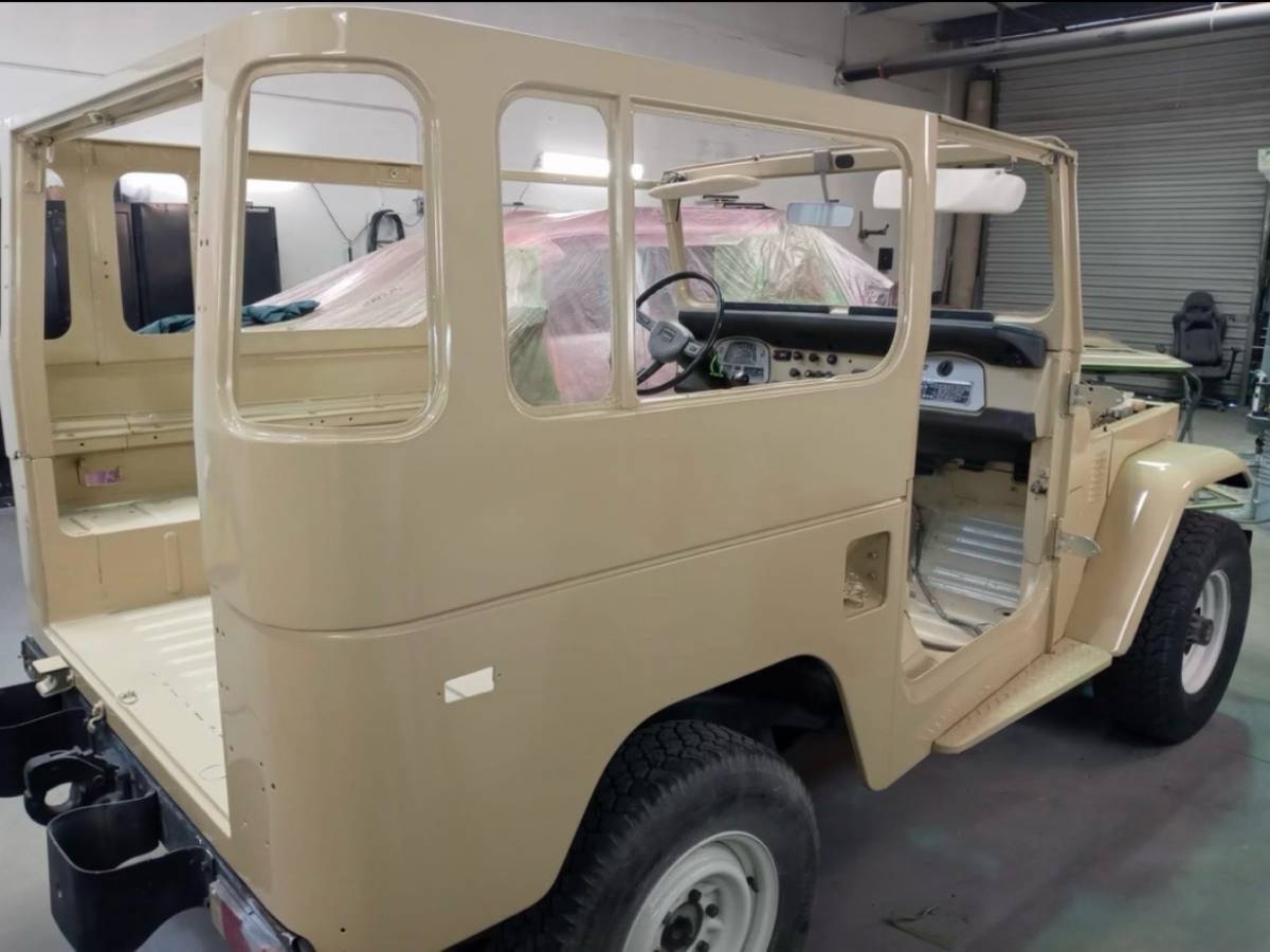 Toyota-land-cruiser-1982-yellow-10
