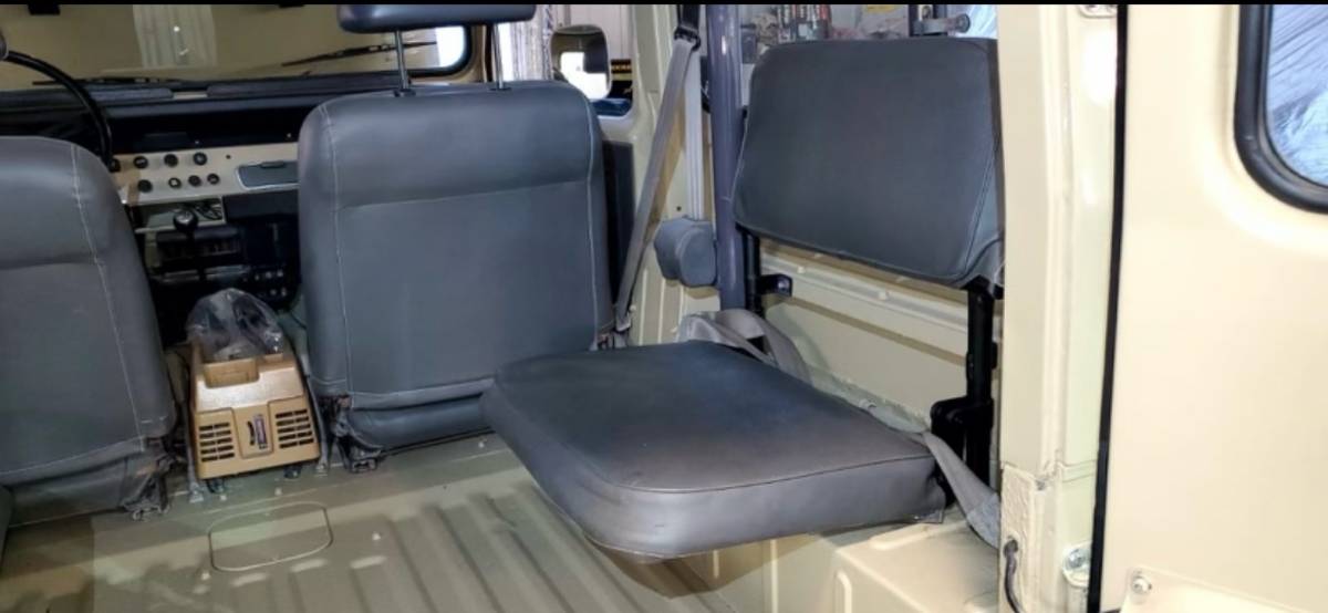 Toyota-land-cruiser-1982-yellow-13