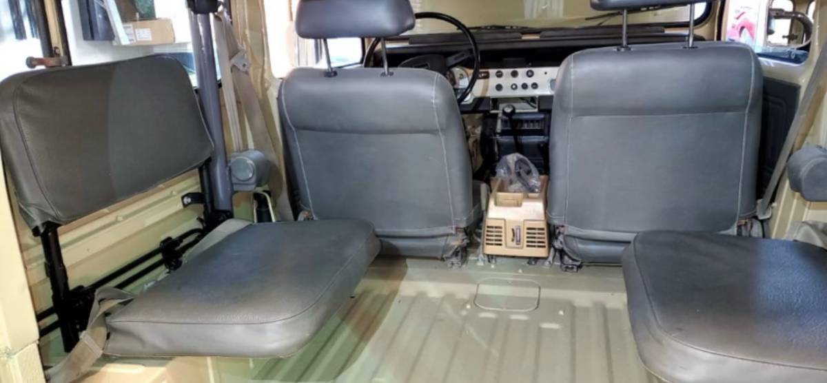 Toyota-land-cruiser-1982-yellow-15