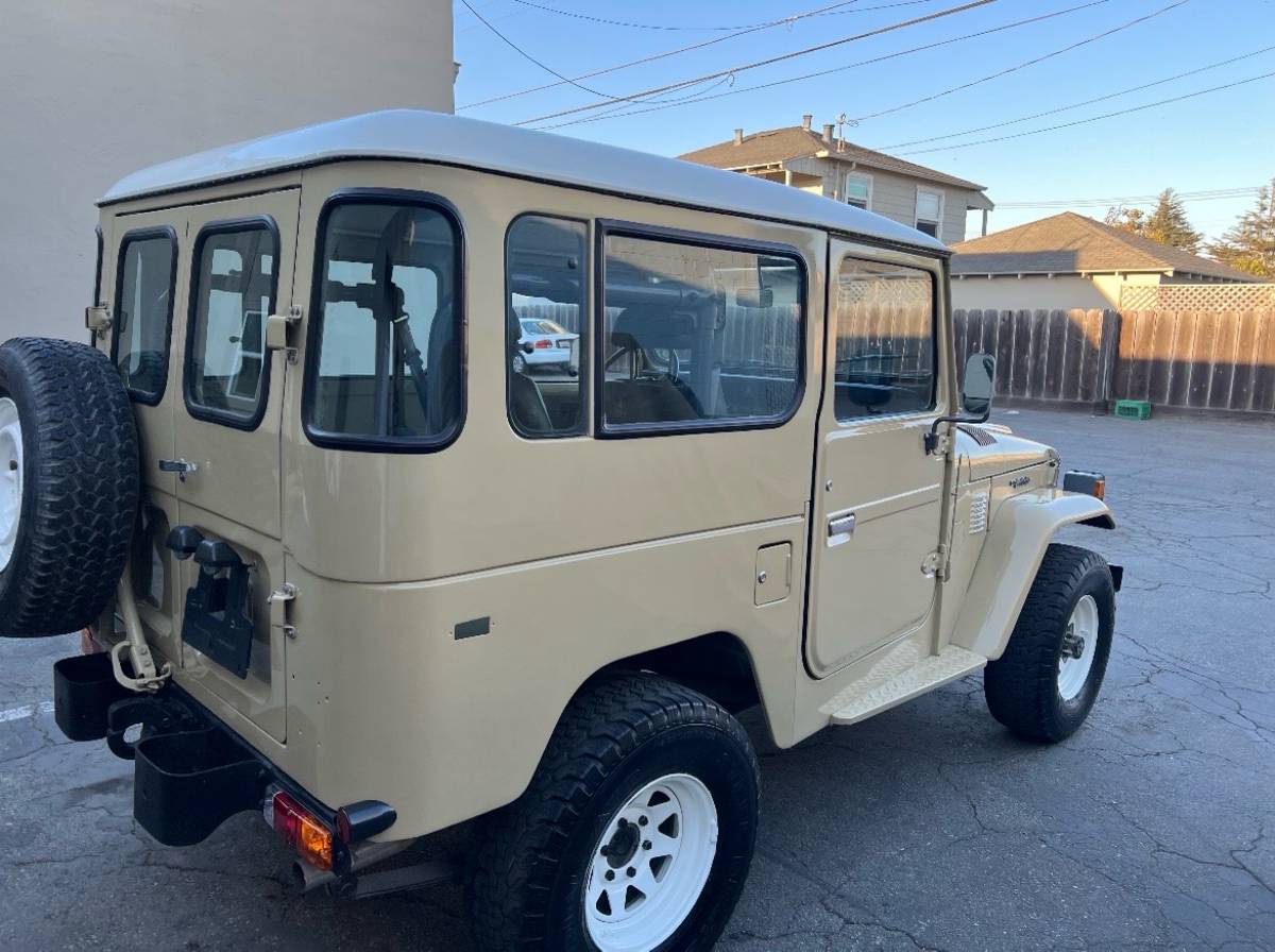 Toyota-land-cruiser-1982-yellow-16