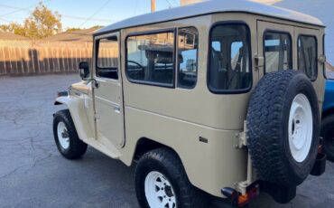 Toyota-land-cruiser-1982-yellow-3