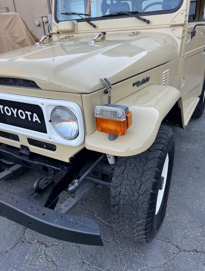 Toyota-land-cruiser-1982-yellow
