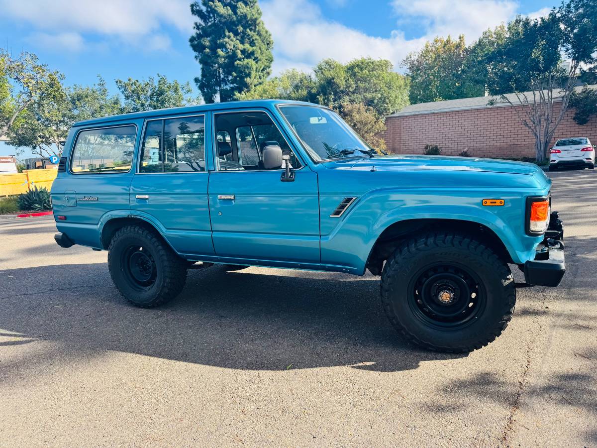 Toyota-land-cruiser-1984-blue-1
