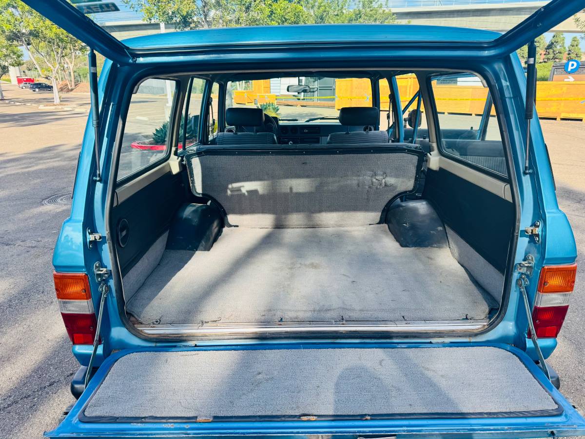 Toyota-land-cruiser-1984-blue-10