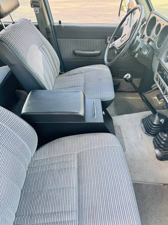 Toyota-land-cruiser-1984-blue-17
