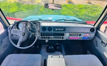 Toyota-land-cruiser-1984-blue-3