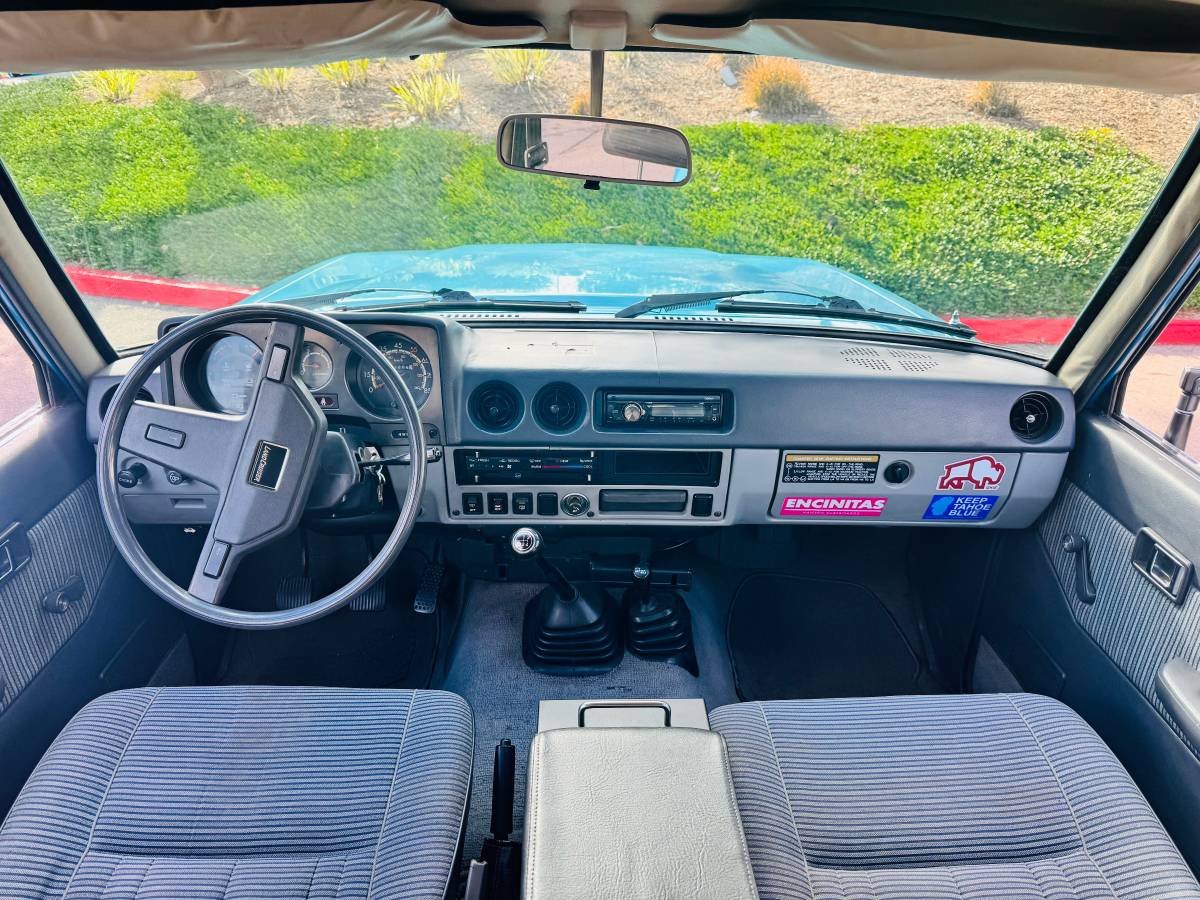 Toyota-land-cruiser-1984-blue-3