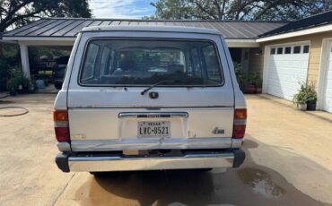 Toyota-land-cruiser-1986-silver-1