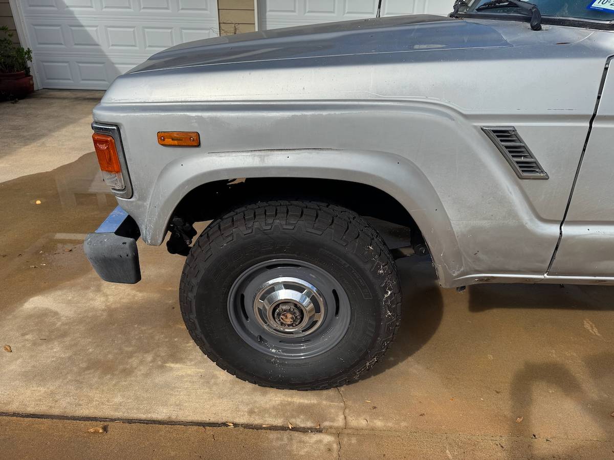 Toyota-land-cruiser-1986-silver
