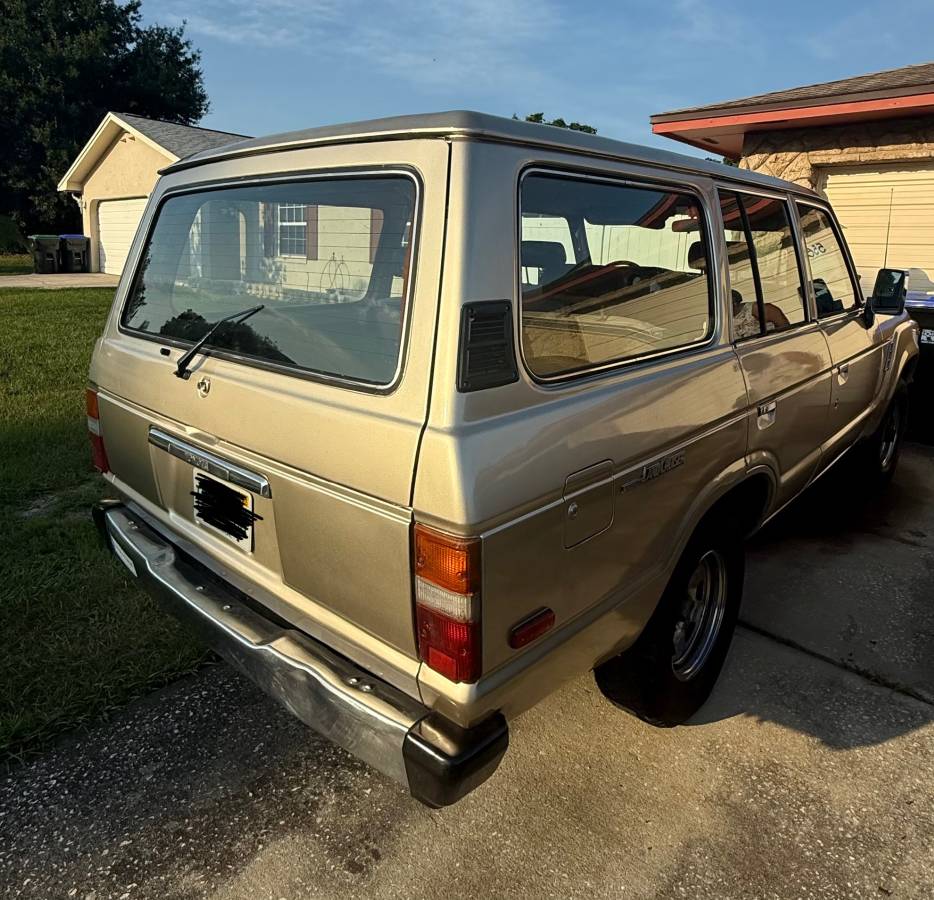 Toyota-land-cruiser-1988-custom-13