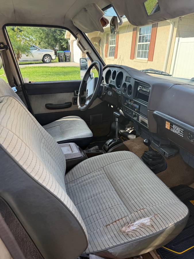 Toyota-land-cruiser-1988-custom-2