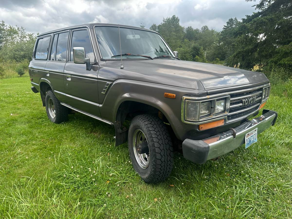 Toyota-land-cruiser-1989-grey-1