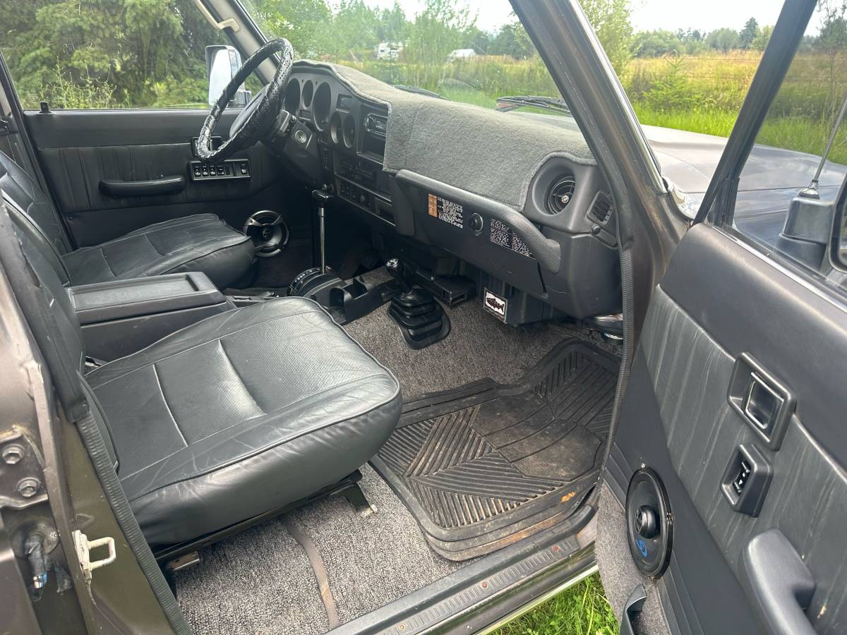 Toyota-land-cruiser-1989-grey-10