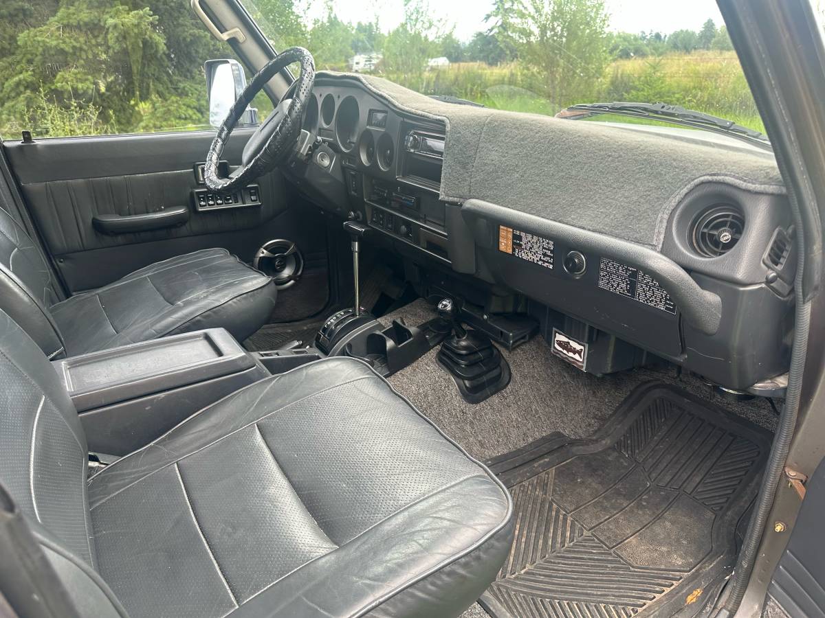 Toyota-land-cruiser-1989-grey-2