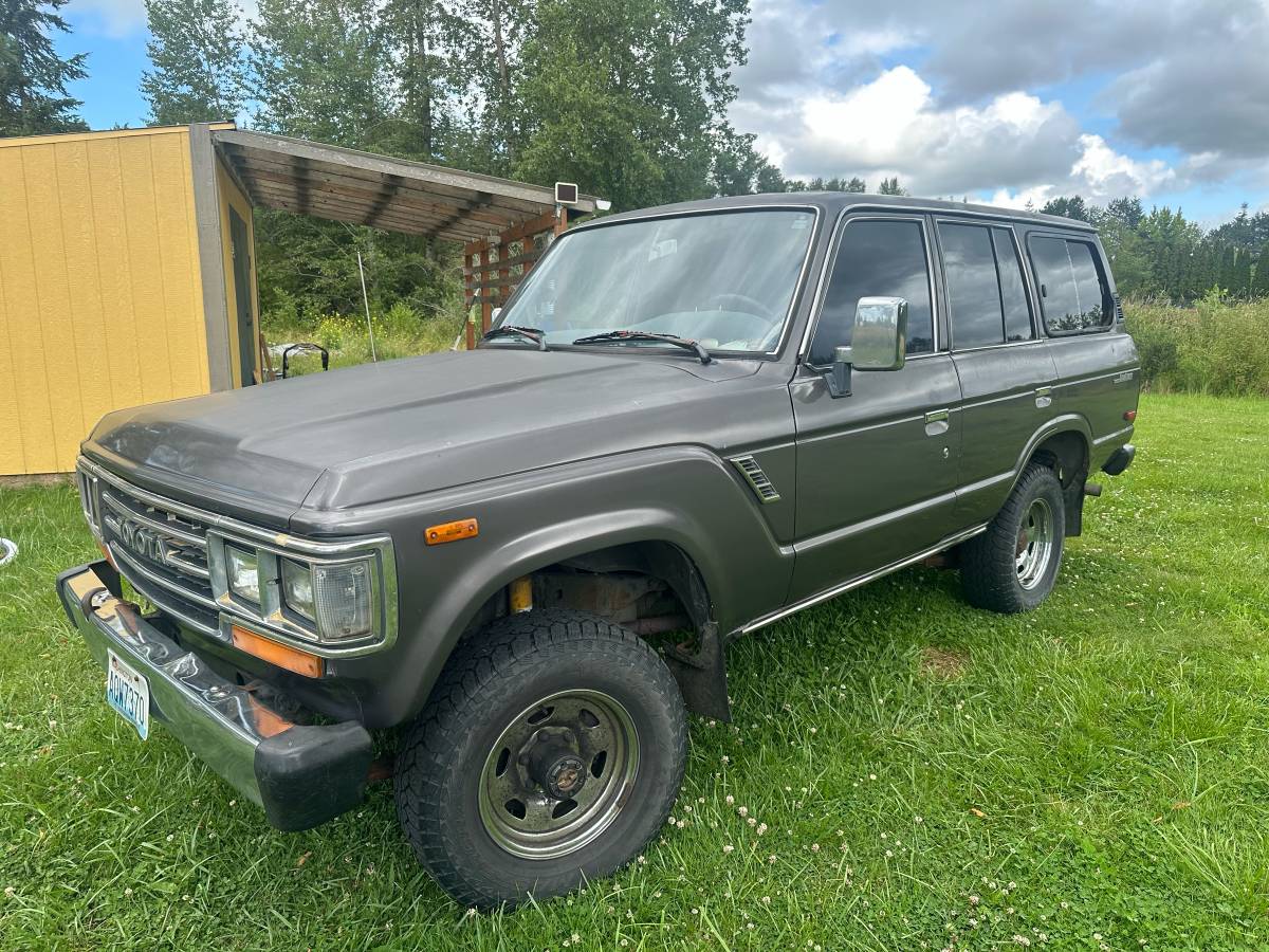 Toyota-land-cruiser-1989-grey