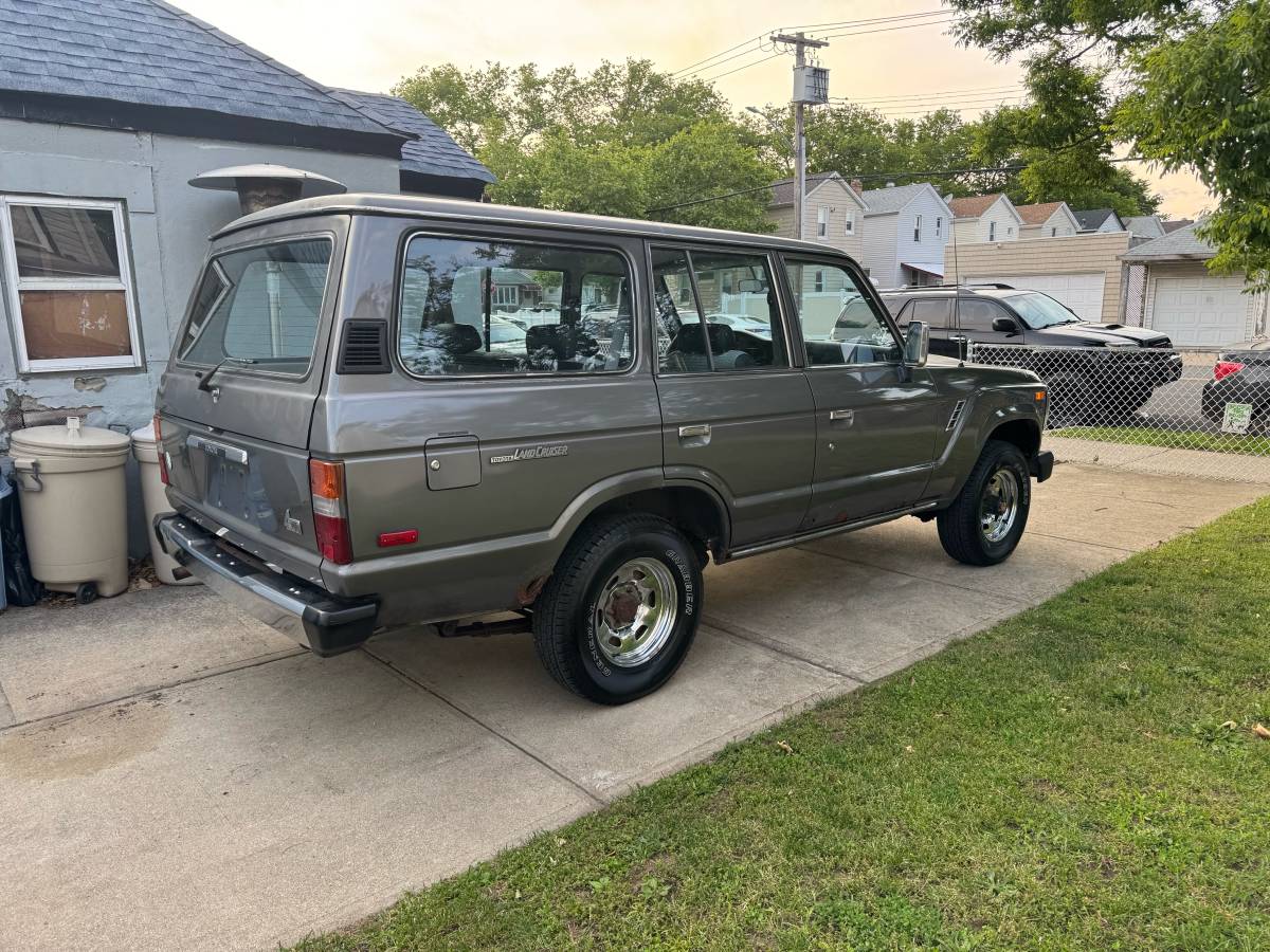 Toyota-land-cruiser-1989-silver-22