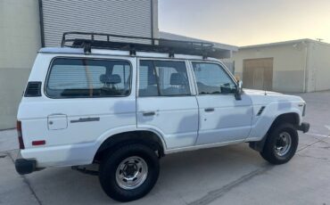 Toyota-land-cruiser-1989-white-2