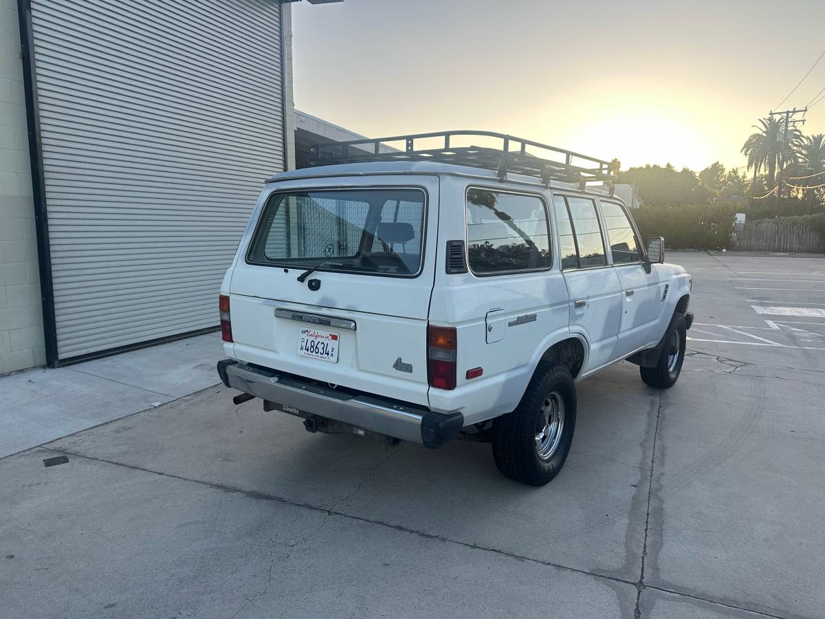 Toyota-land-cruiser-1989-white-4