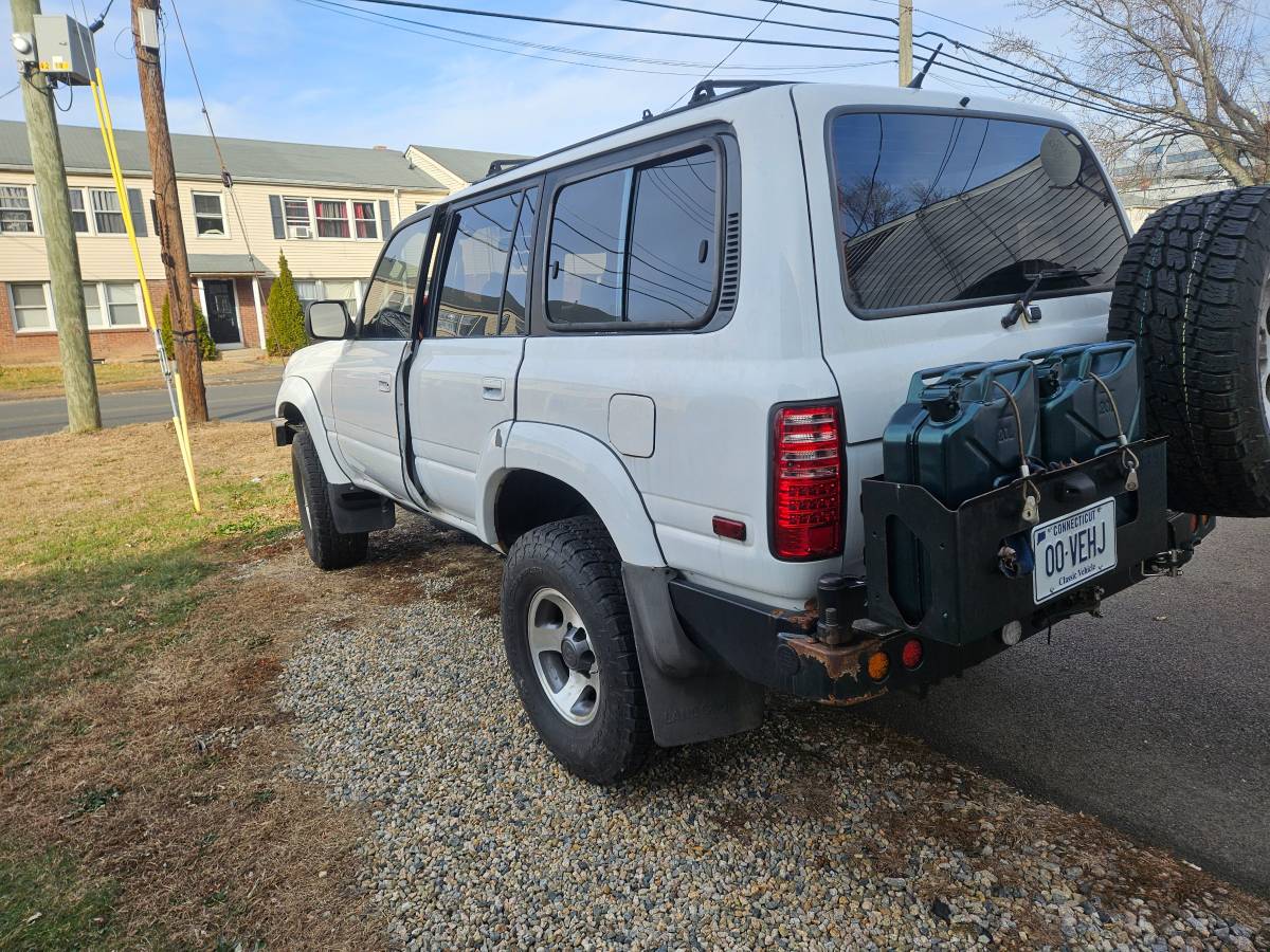 Toyota-land-cruiser-1991-white-1