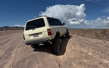 Toyota-land-cruiser-1991-white-1