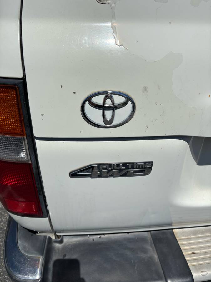 Toyota-land-cruiser-1991-white-10