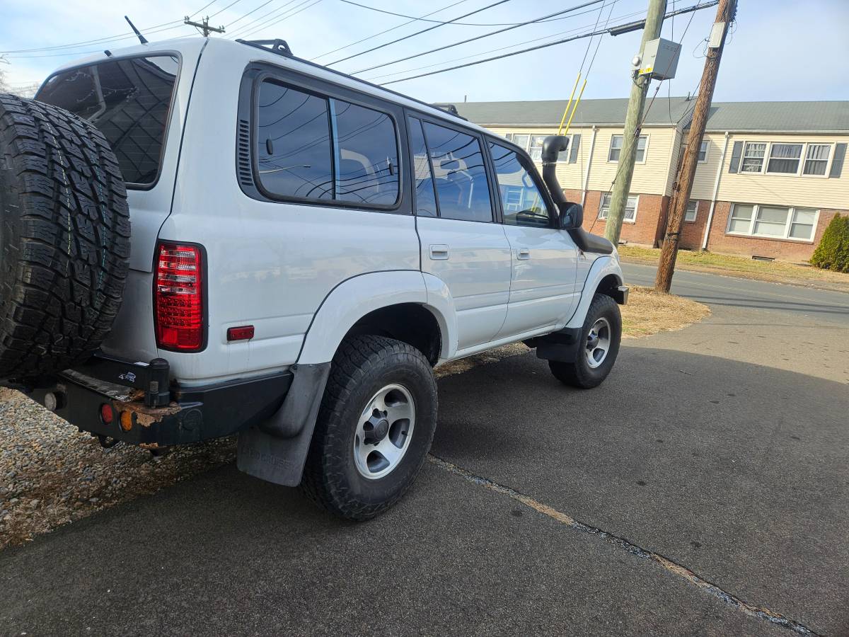 Toyota-land-cruiser-1991-white
