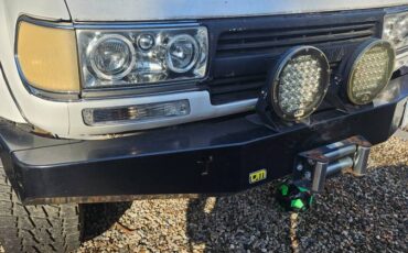 Toyota-land-cruiser-1991-white-2
