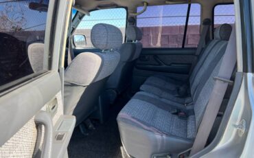 Toyota-land-cruiser-1991-white-9