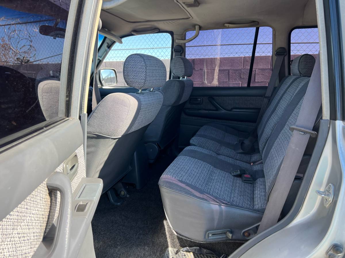 Toyota-land-cruiser-1991-white-9