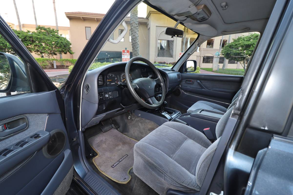 Toyota-land-cruiser-1994-grey-13
