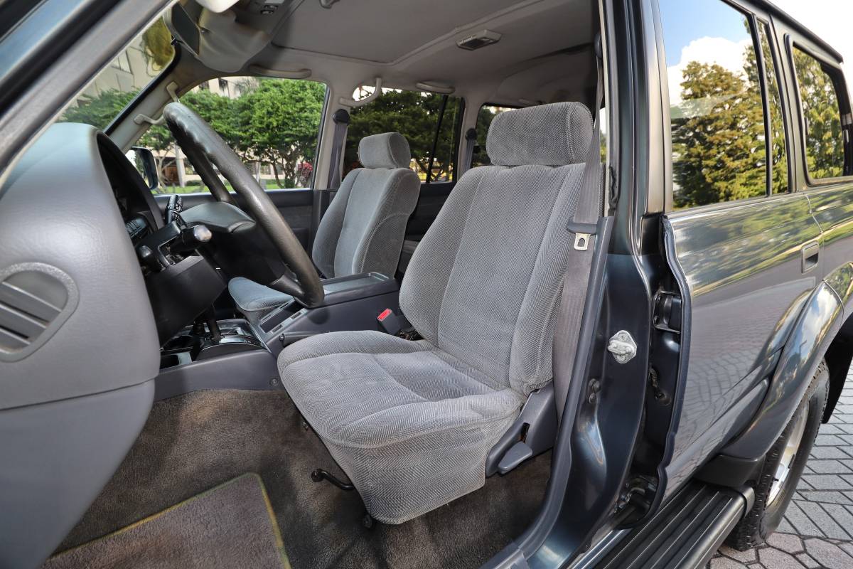 Toyota-land-cruiser-1994-grey-14