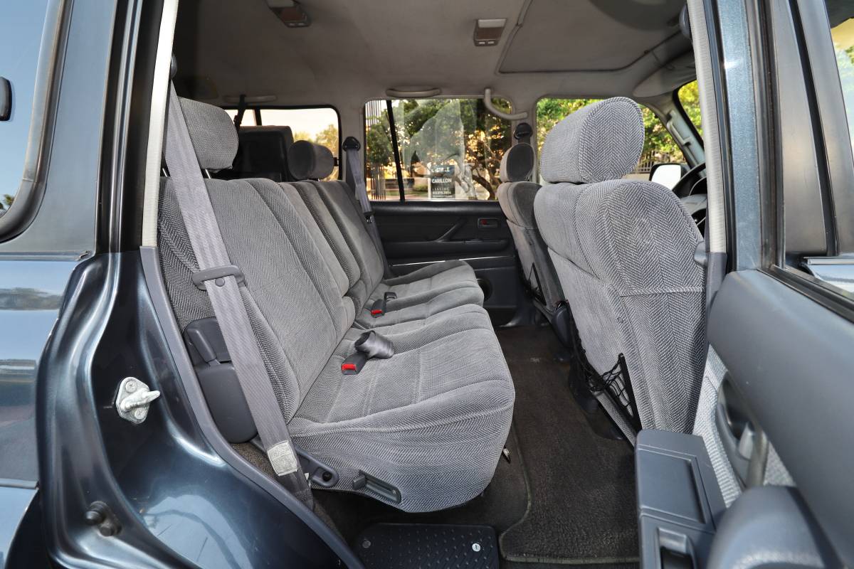 Toyota-land-cruiser-1994-grey-16