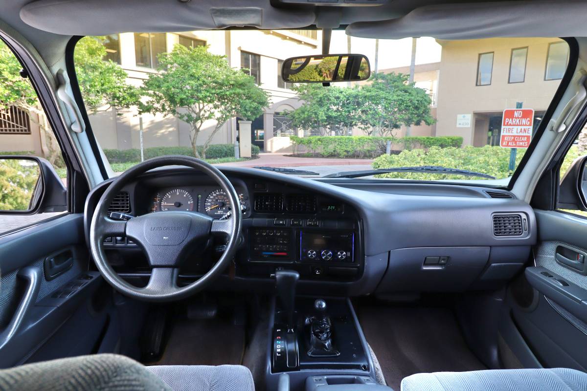Toyota-land-cruiser-1994-grey-18