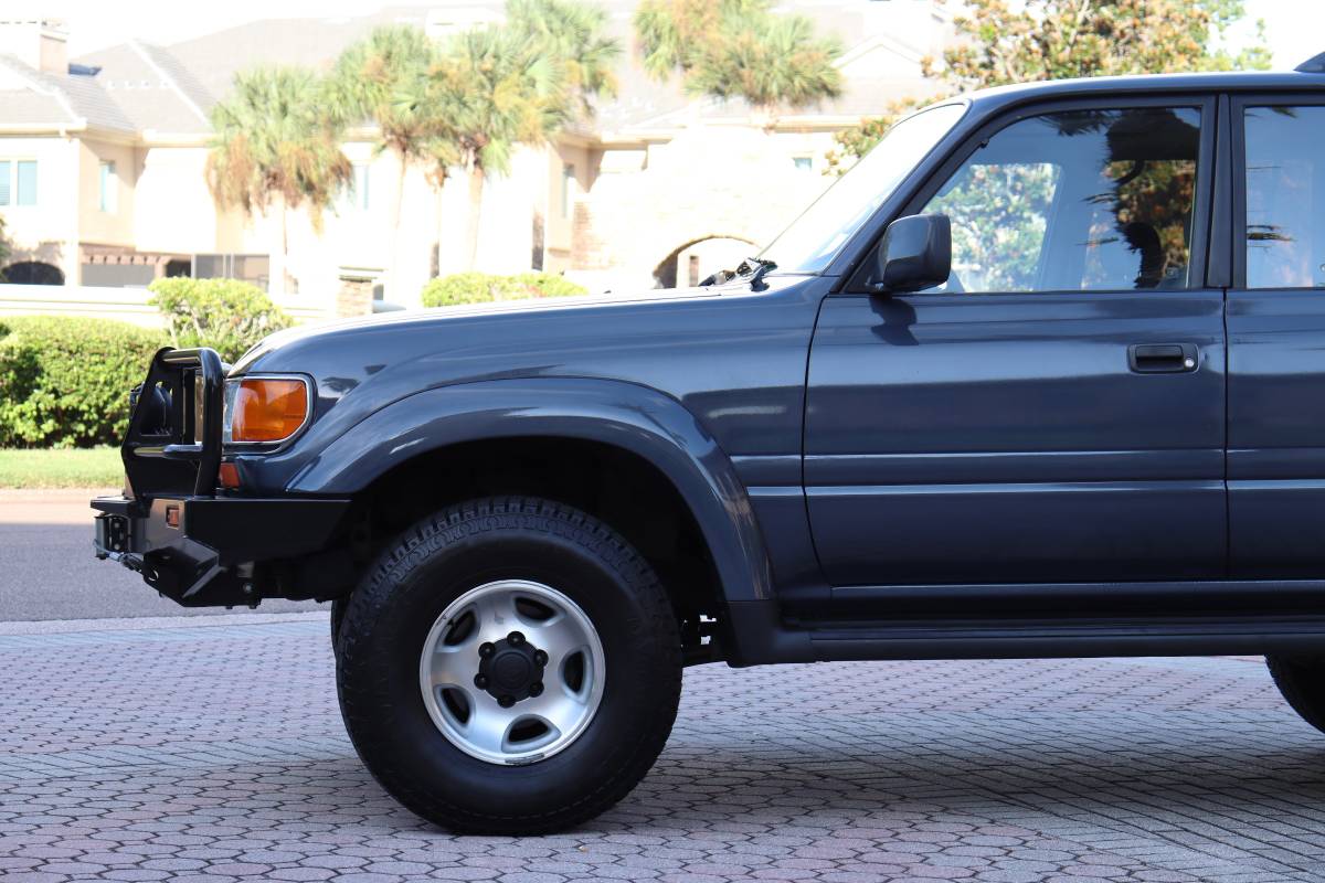 Toyota-land-cruiser-1994-grey-2