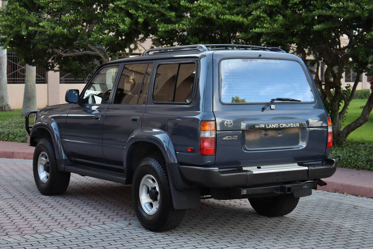 Toyota-land-cruiser-1994-grey-5