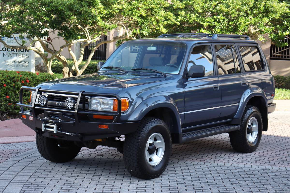 Toyota-land-cruiser-1994-grey