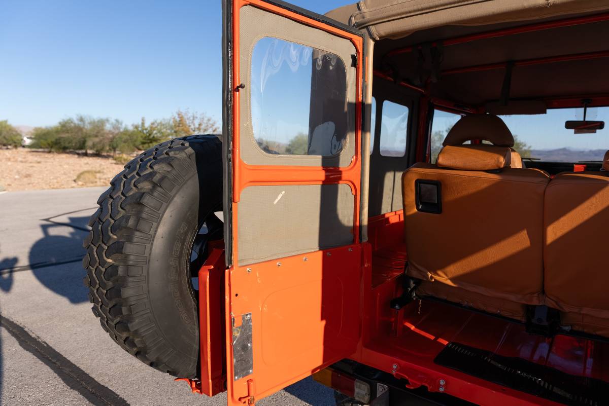 Toyota-land-cruiser-diesel-1975-orange-21
