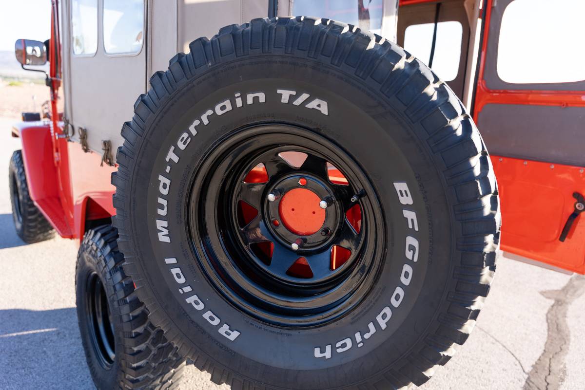 Toyota-land-cruiser-diesel-1975-orange-22