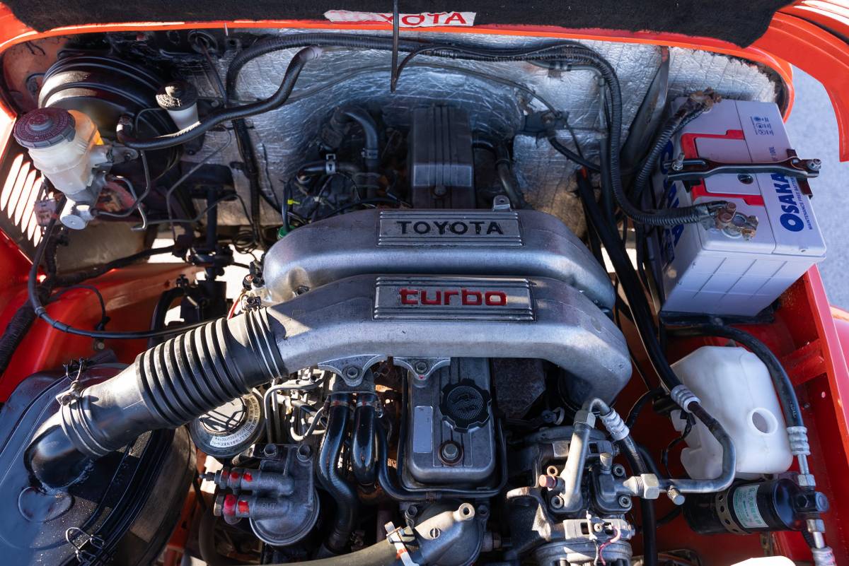 Toyota-land-cruiser-diesel-1975-orange-23
