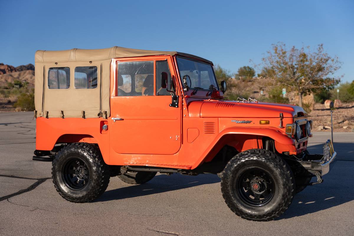 Toyota-land-cruiser-diesel-1975-orange-3