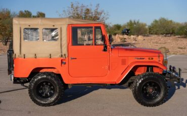 Toyota-land-cruiser-diesel-1975-orange-4