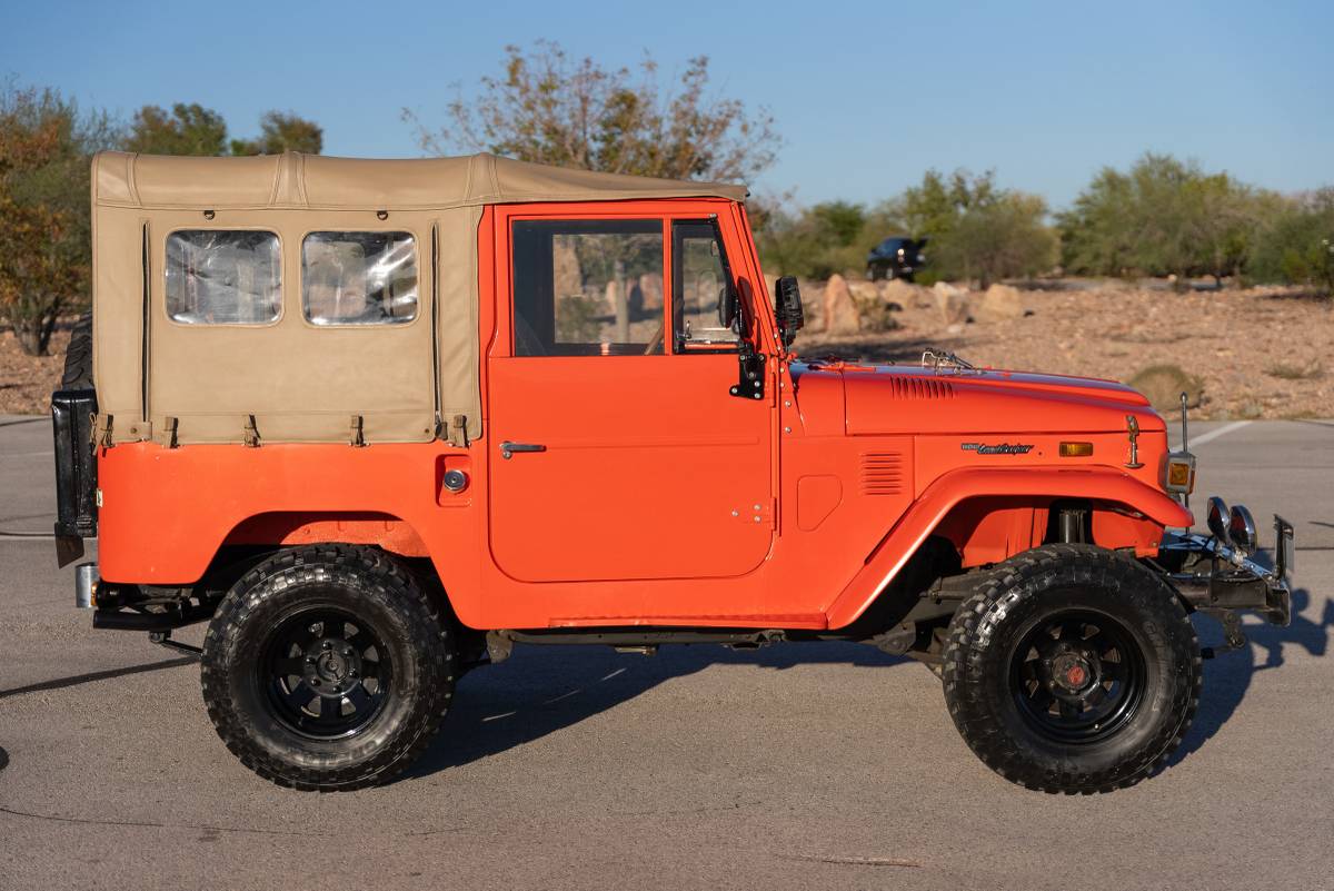 Toyota-land-cruiser-diesel-1975-orange-4