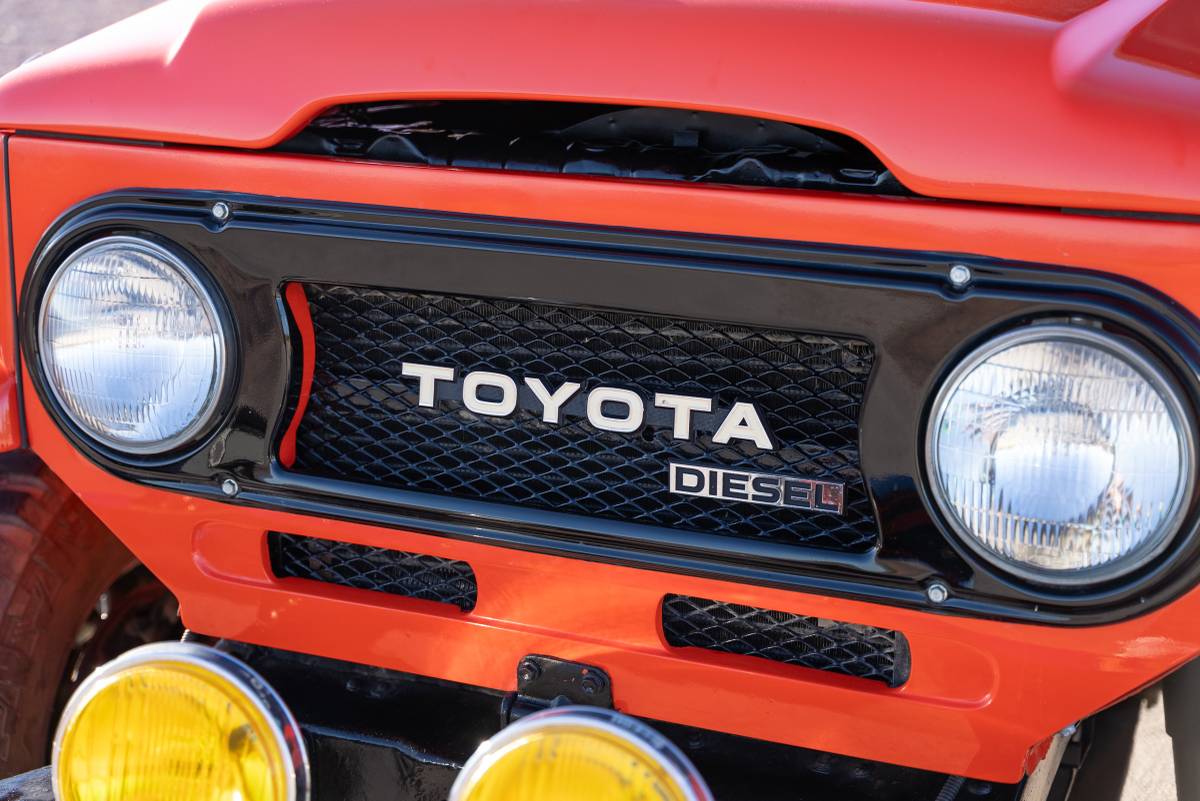 Toyota-land-cruiser-diesel-1975-orange-7