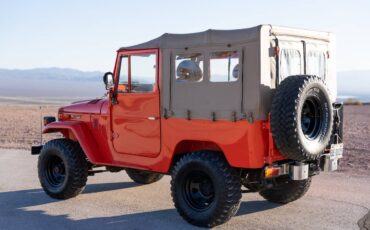 Toyota-land-cruiser-diesel-1975-orange-9