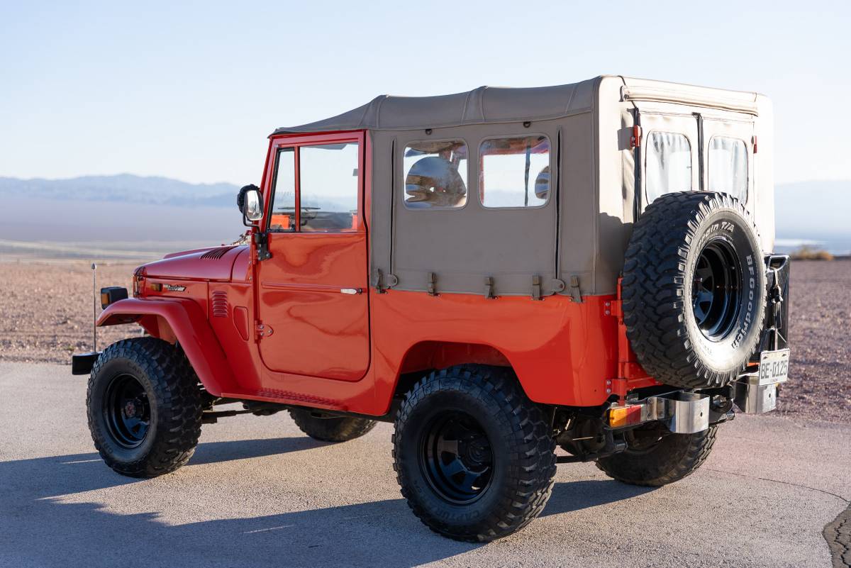 Toyota-land-cruiser-diesel-1975-orange-9